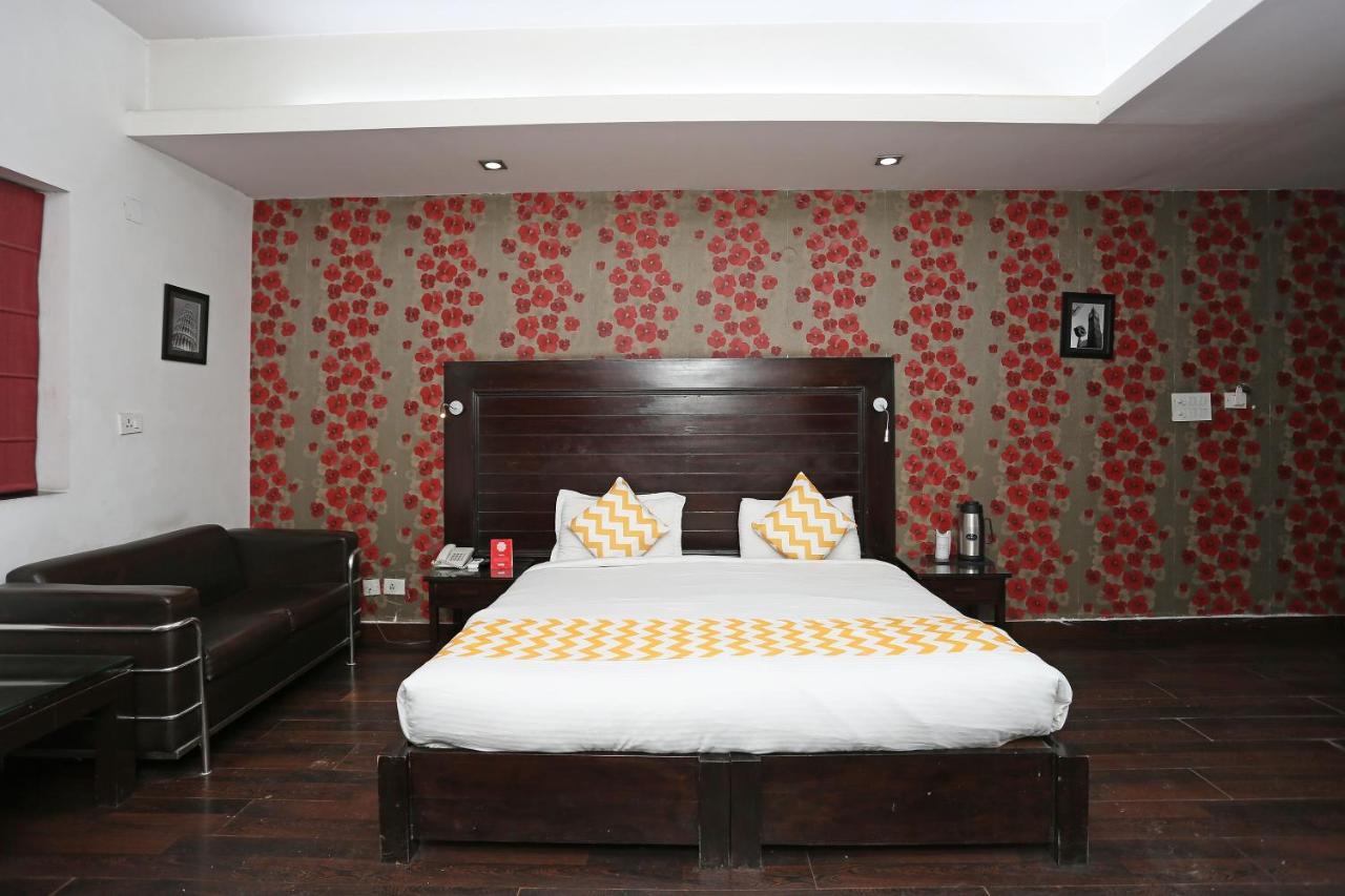 Hotel Chalet New Delhi Buitenkant foto