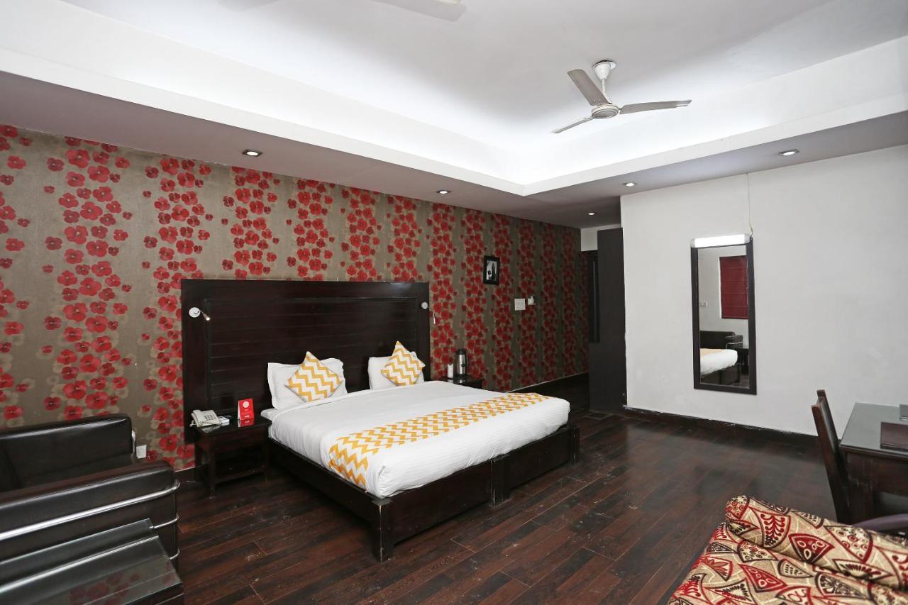 Hotel Chalet New Delhi Buitenkant foto