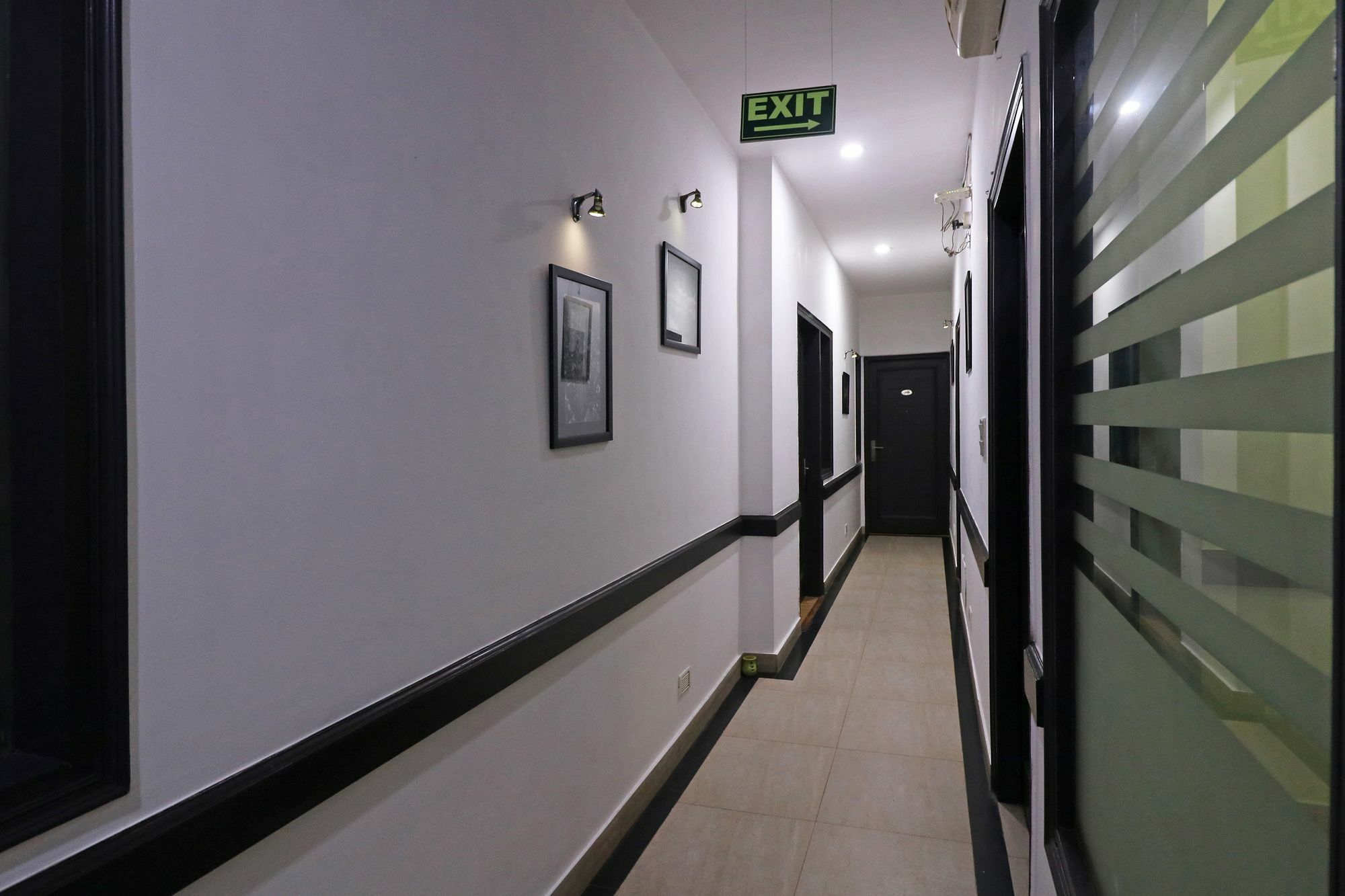 Hotel Chalet New Delhi Buitenkant foto