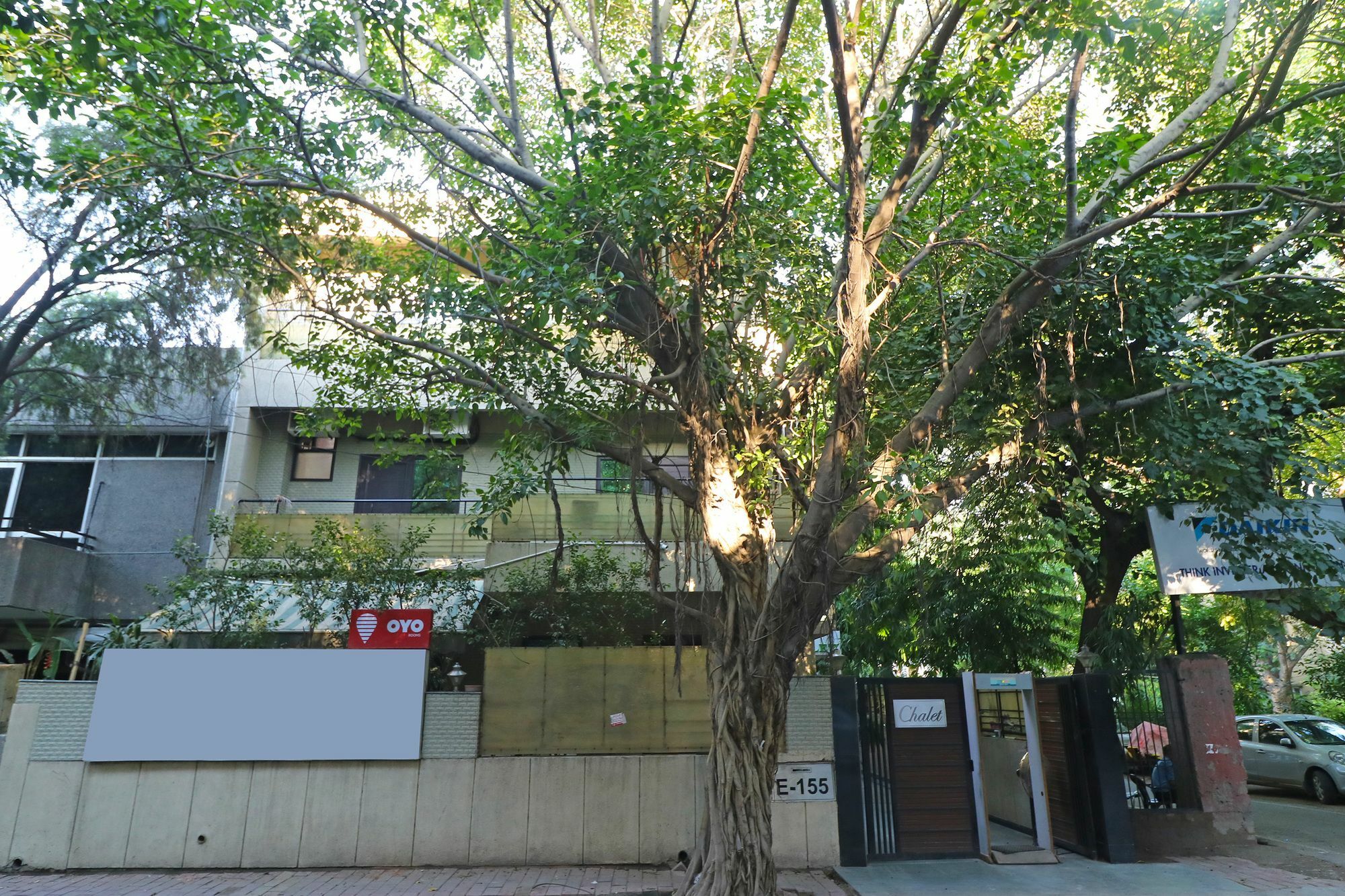 Hotel Chalet New Delhi Buitenkant foto