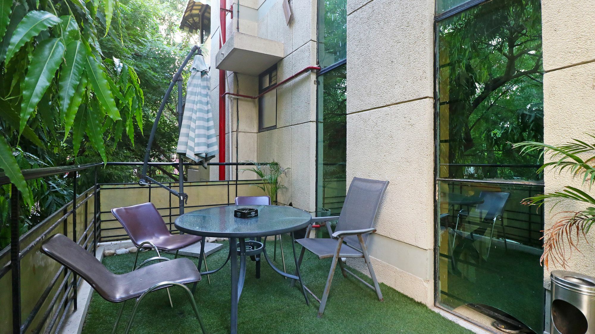 Hotel Chalet New Delhi Buitenkant foto