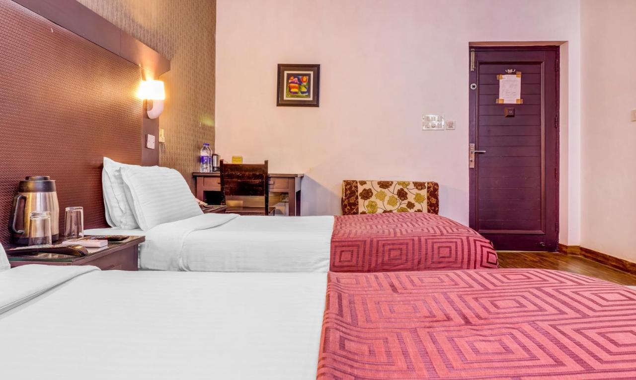 Hotel Chalet New Delhi Buitenkant foto