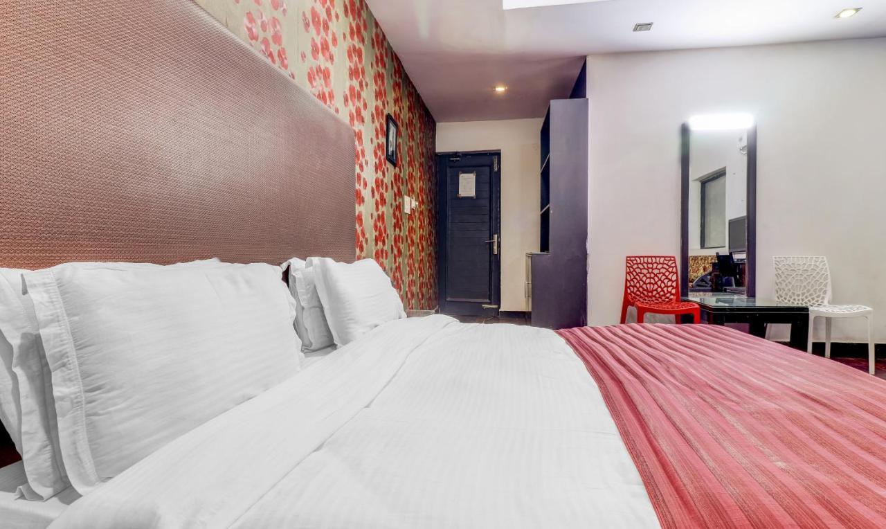 Hotel Chalet New Delhi Buitenkant foto