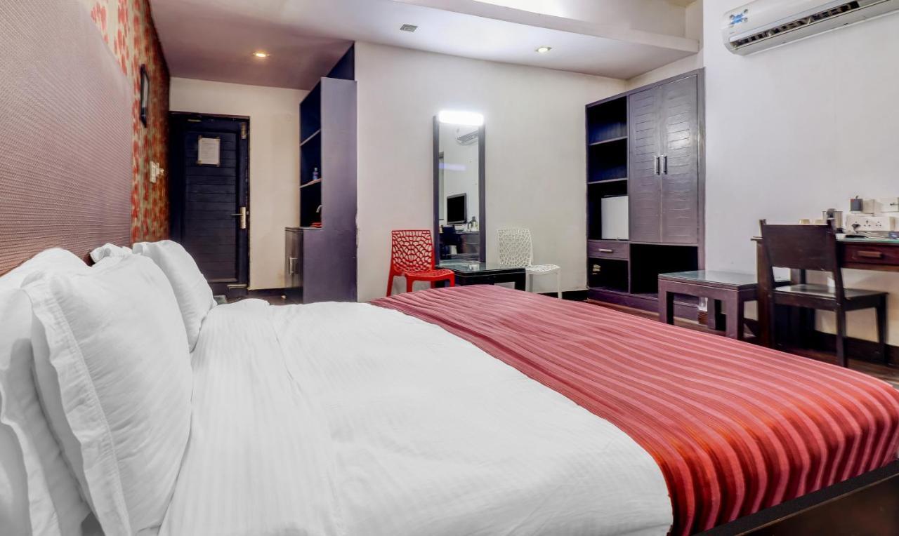 Hotel Chalet New Delhi Buitenkant foto