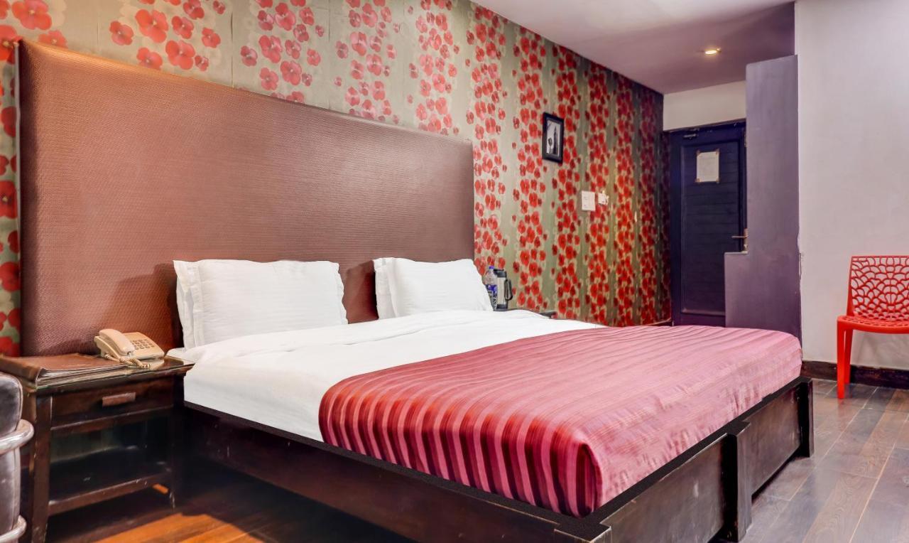 Hotel Chalet New Delhi Buitenkant foto